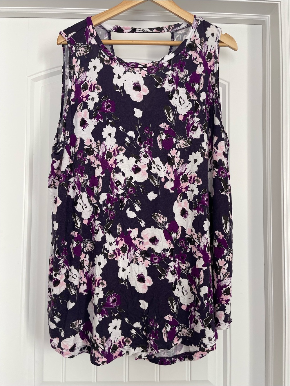 Livi Active Floral Sleeveless Tank in Black & Purple